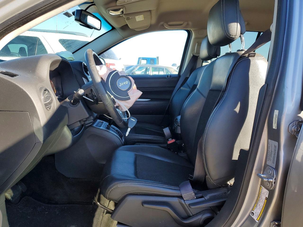 2017 Jeep Compass Latitude - Image 7