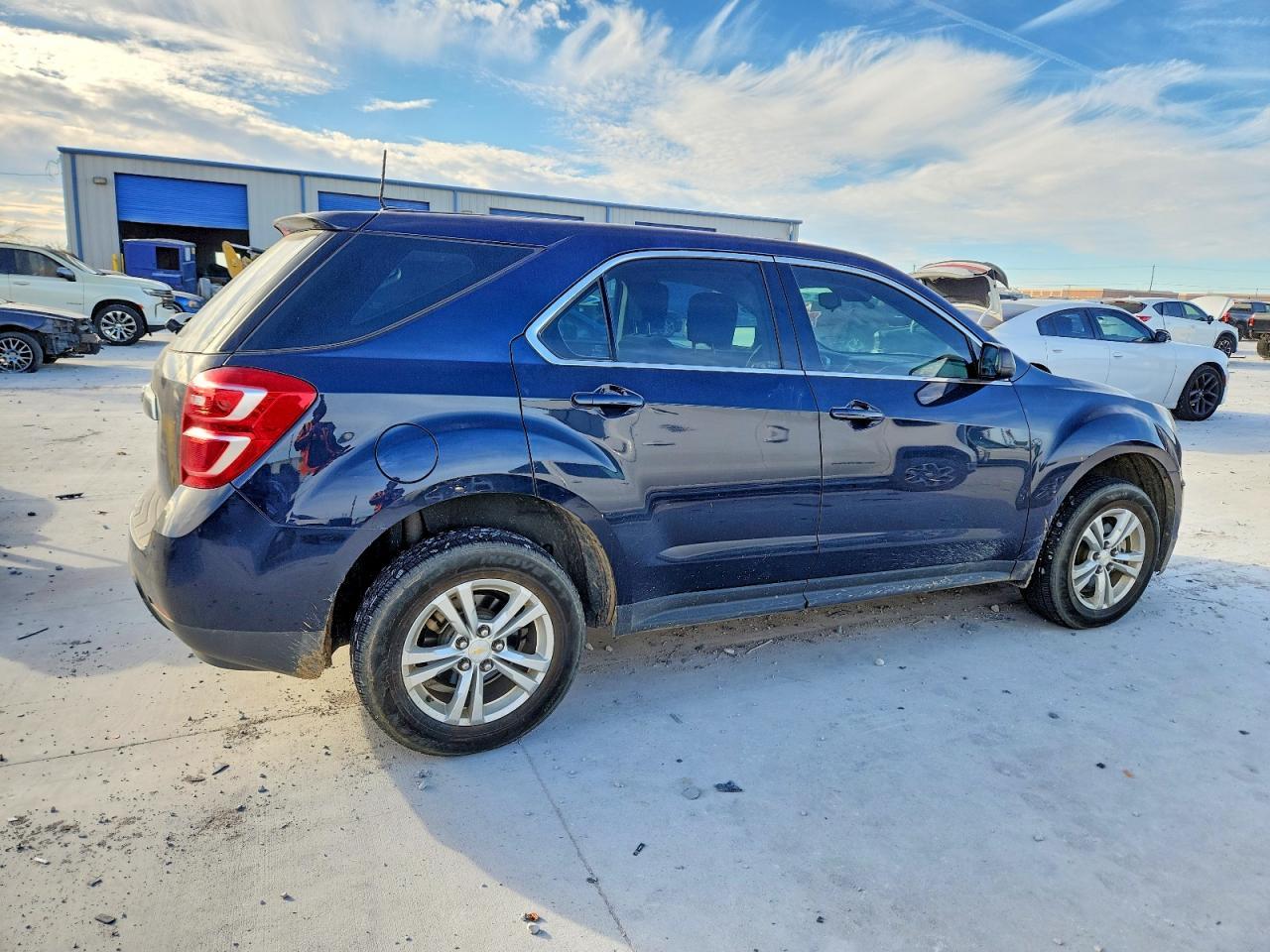 2017 Chevrolet Equinox Ls - Image 3
