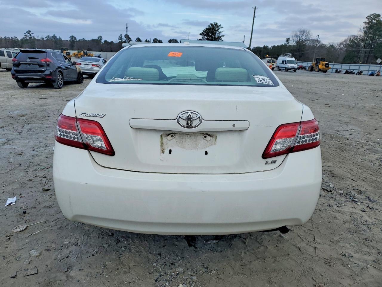2011 Toyota Camry Base - Фото 6