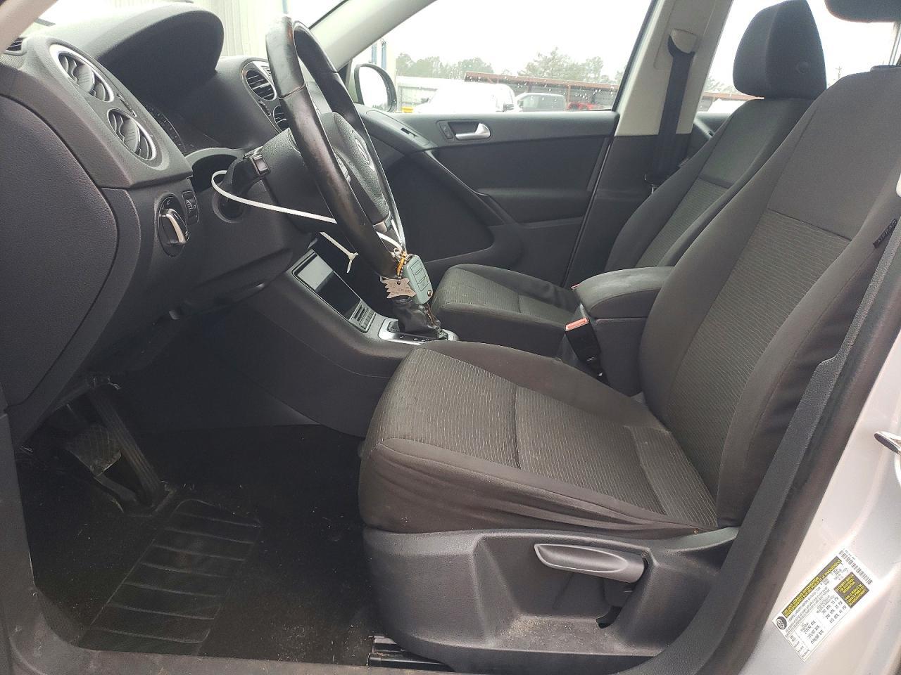 2015 Volkswagen Tiguan S - Фото 7