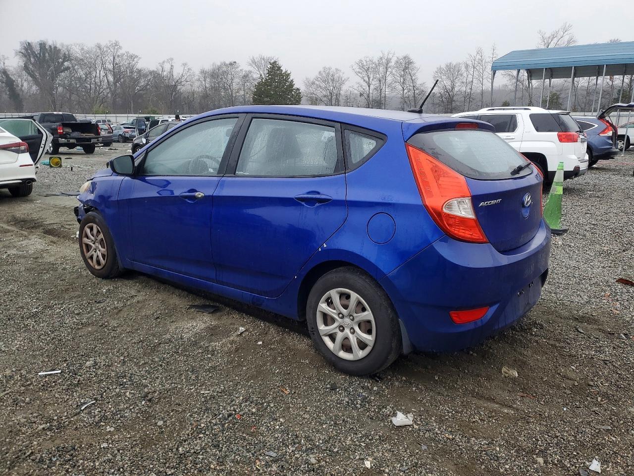 2013 Hyundai Accent Gls - Фото 2