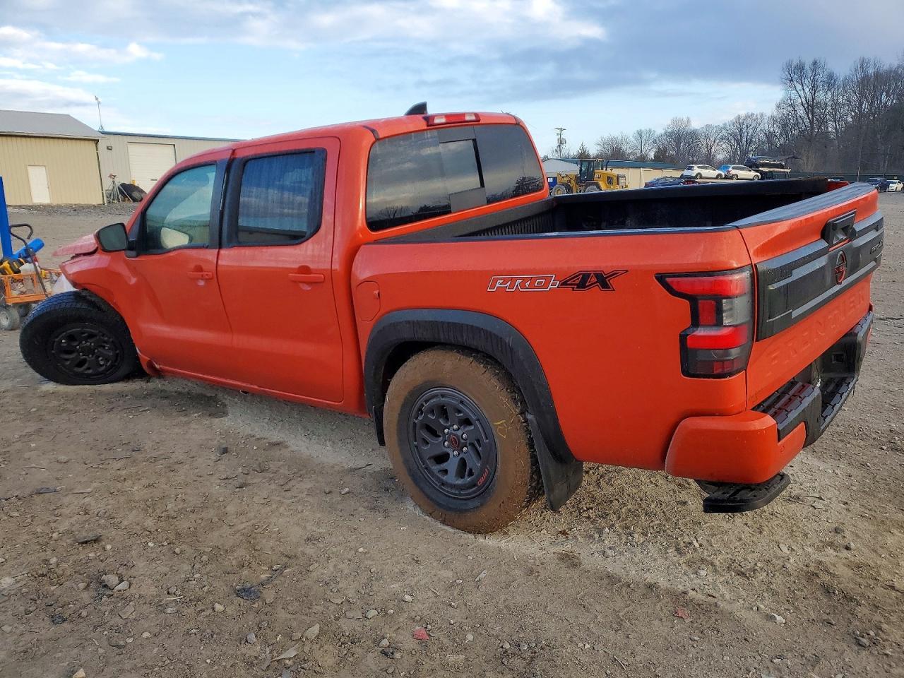 2025 Nissan Frontier S - Фото 2