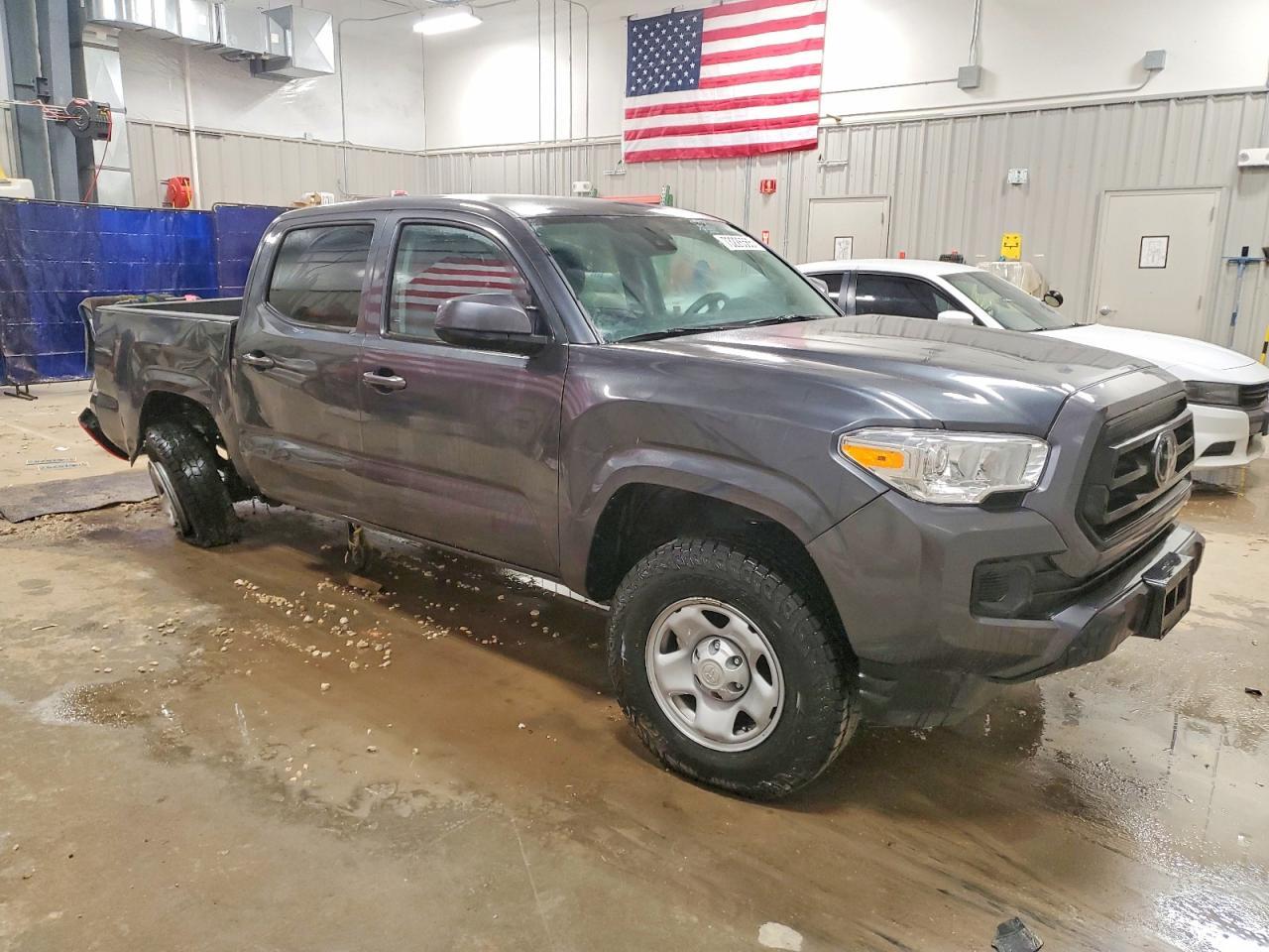 2023 Toyota Tacoma Double Cab - Image 4