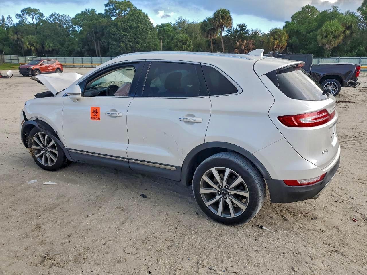 2019 Lincoln Mkc Reserve - Image 2