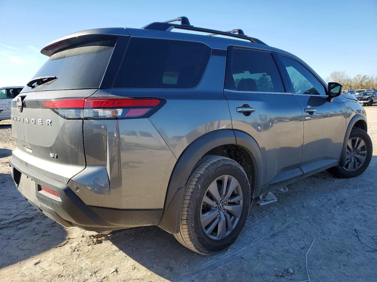 2023 Nissan Pathfinder Sv - Image 3