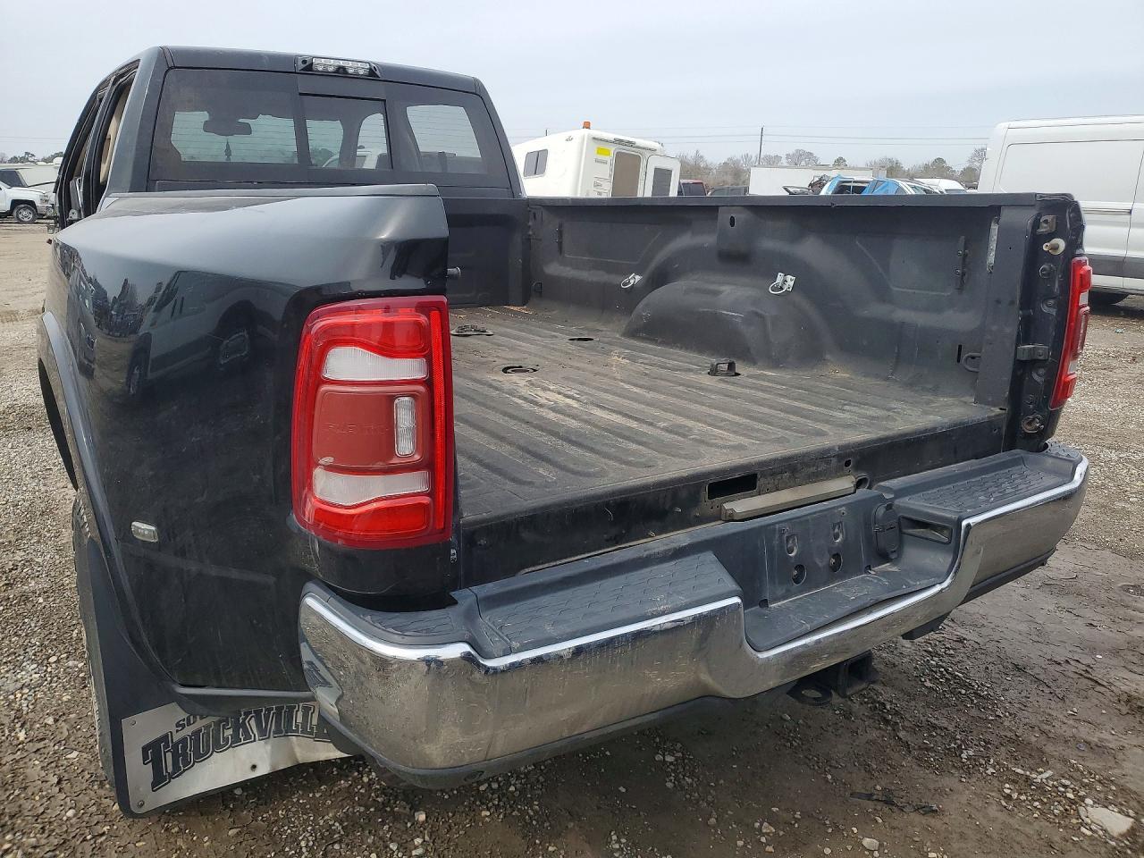 2019 Ram 3500 Laramie - Image 6