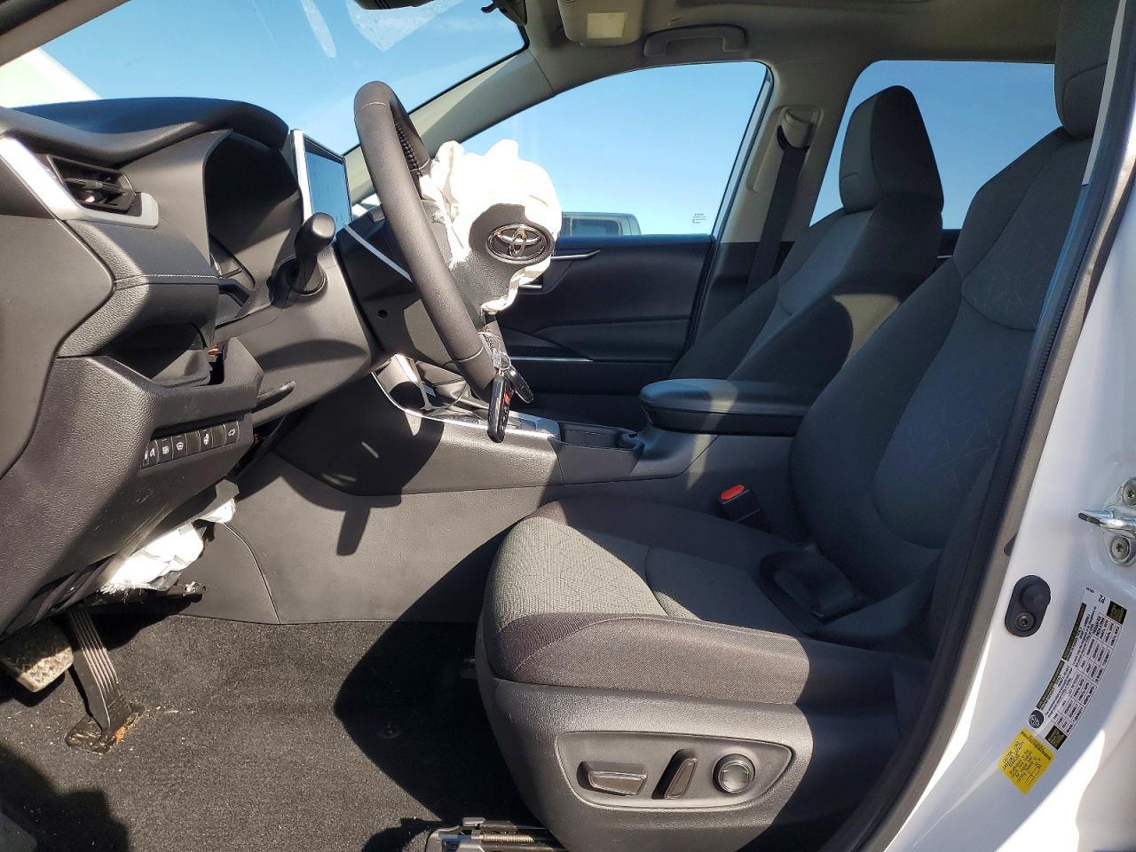 2024 Toyota Rav4 Xle - Image 7