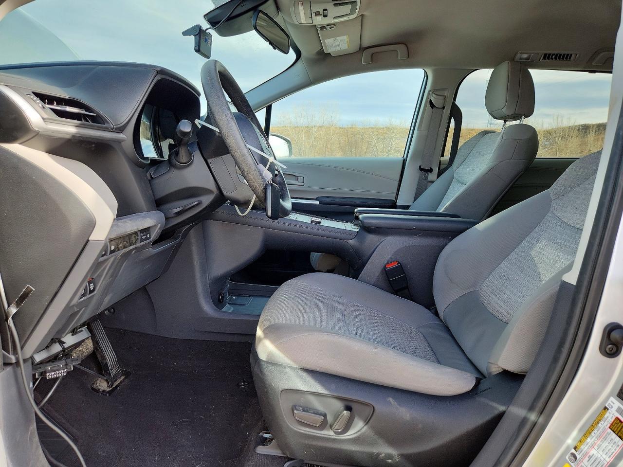2024 Toyota Sienna Le - Image 7