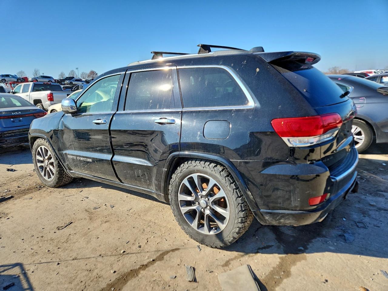 2017 Jeep Grand Cherokee Overland - Image 2