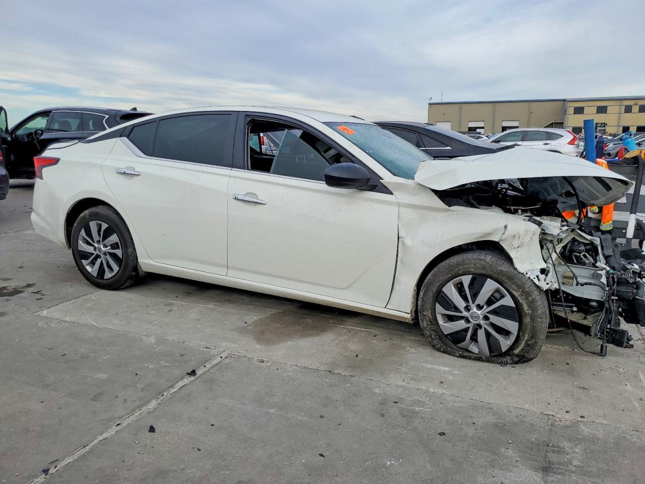 2025 Nissan Altima S - Фото 4