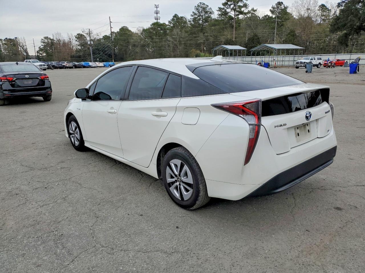 2016 Toyota Prius Two Eco - Фото 2
