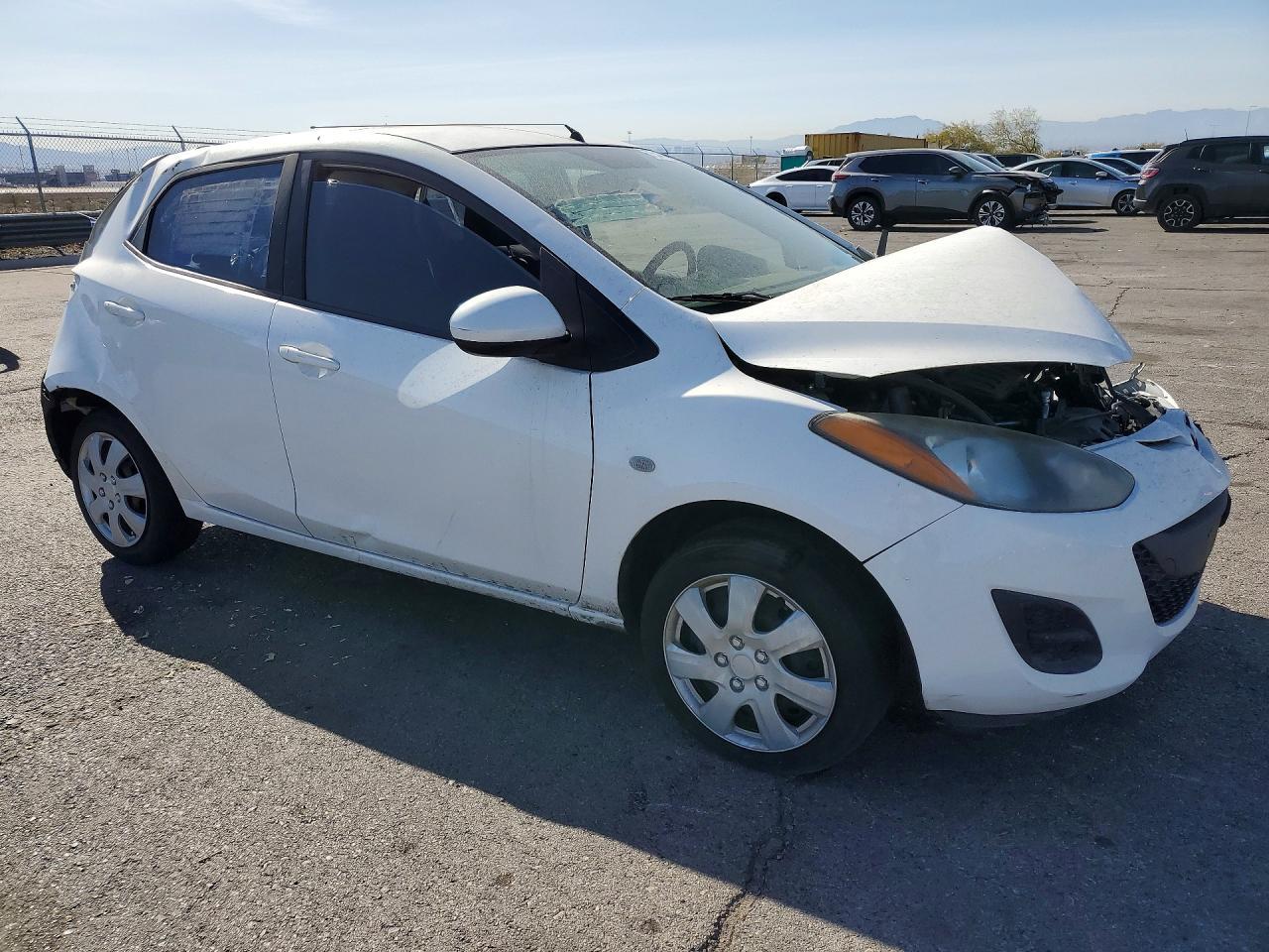 2013 Mazda Mazda2 - Фото 4
