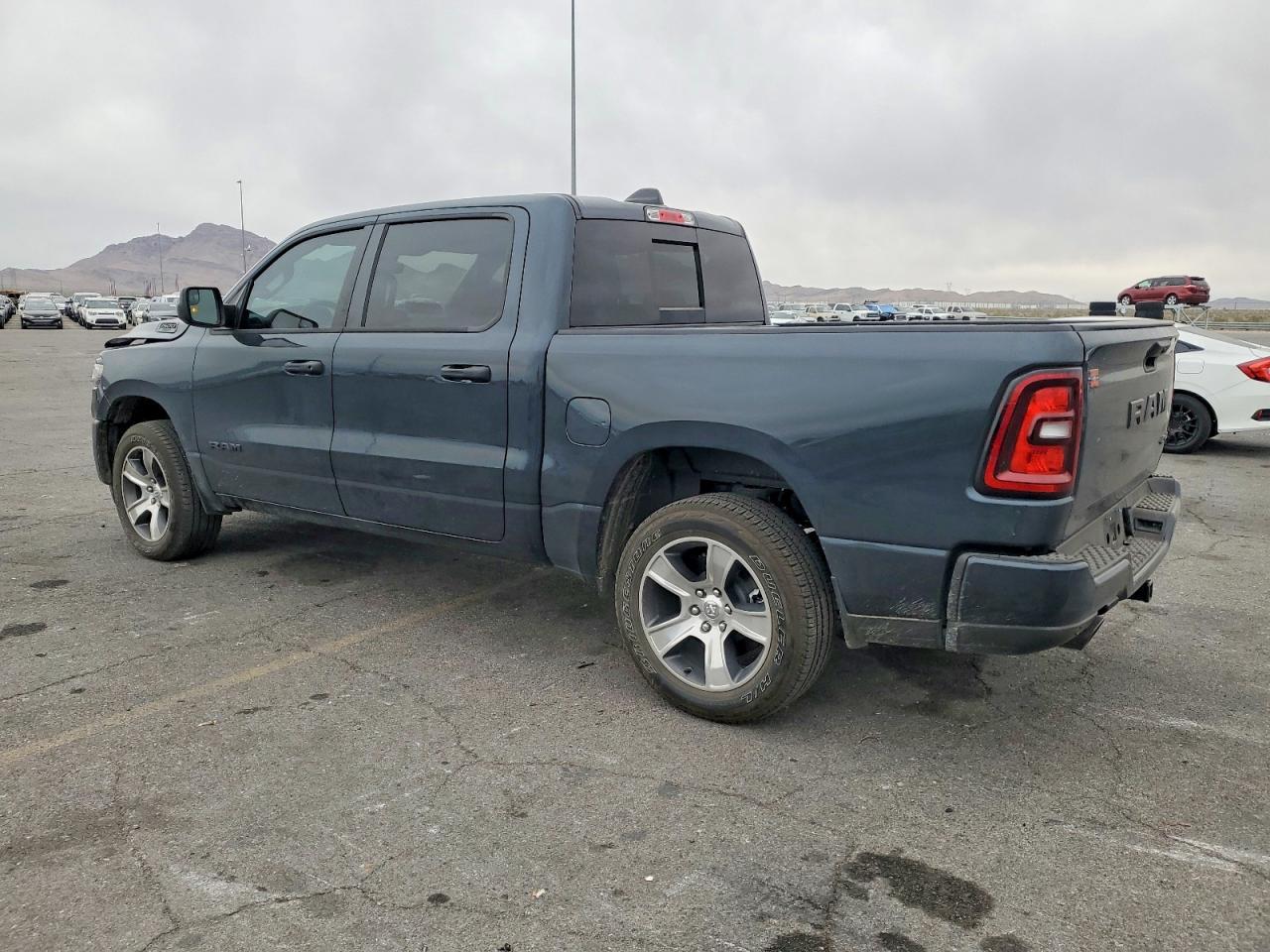 2025 Ram 1500 Tradesman - Фото 2