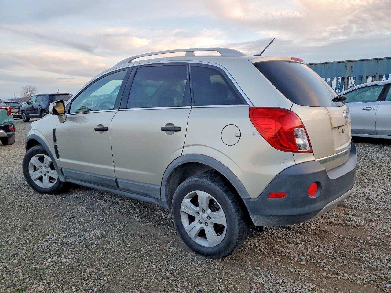 2013 Chevrolet Captiva Ls - Image 2