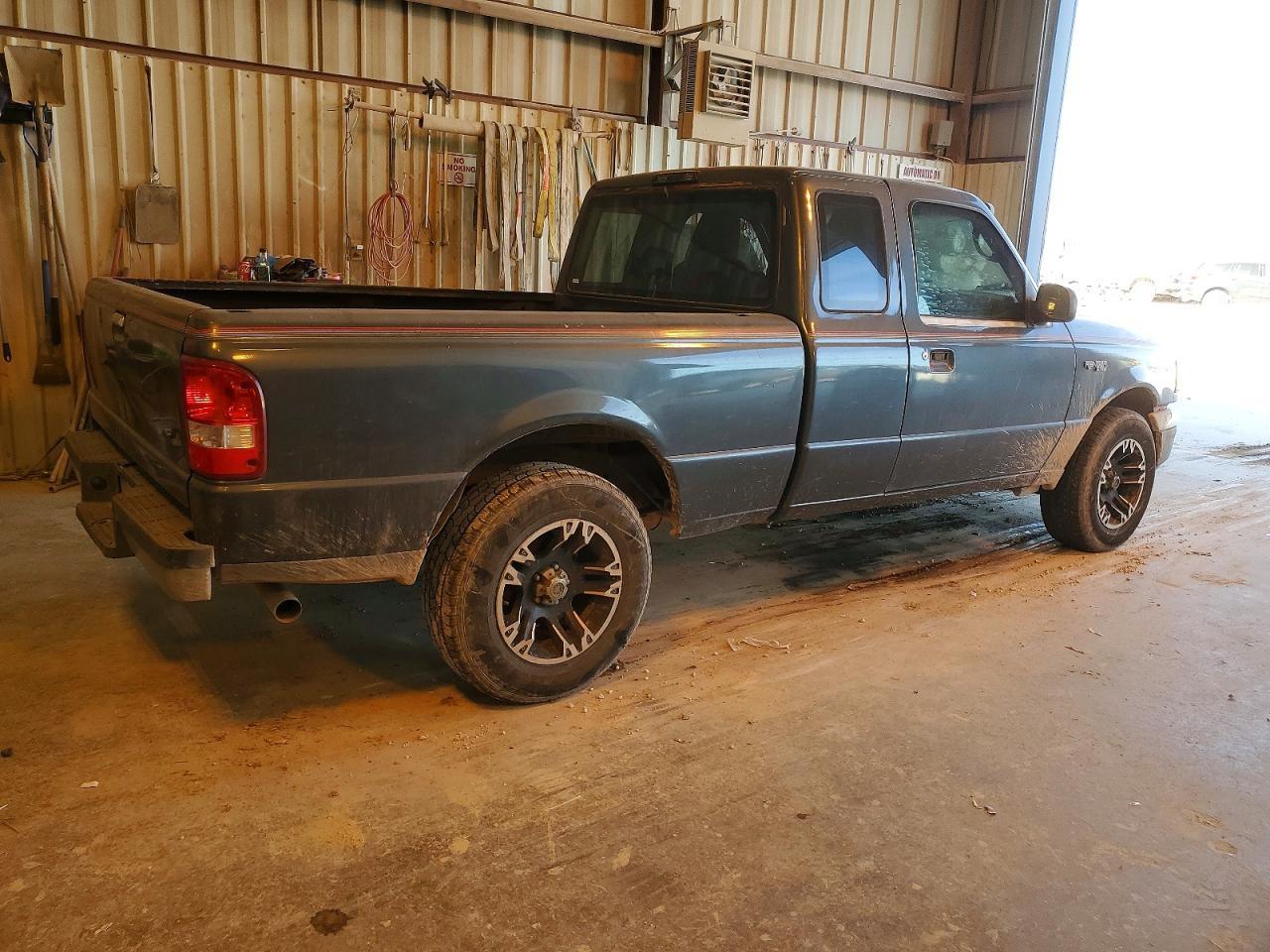 2004 Ford Ranger Super Cab - Image 3