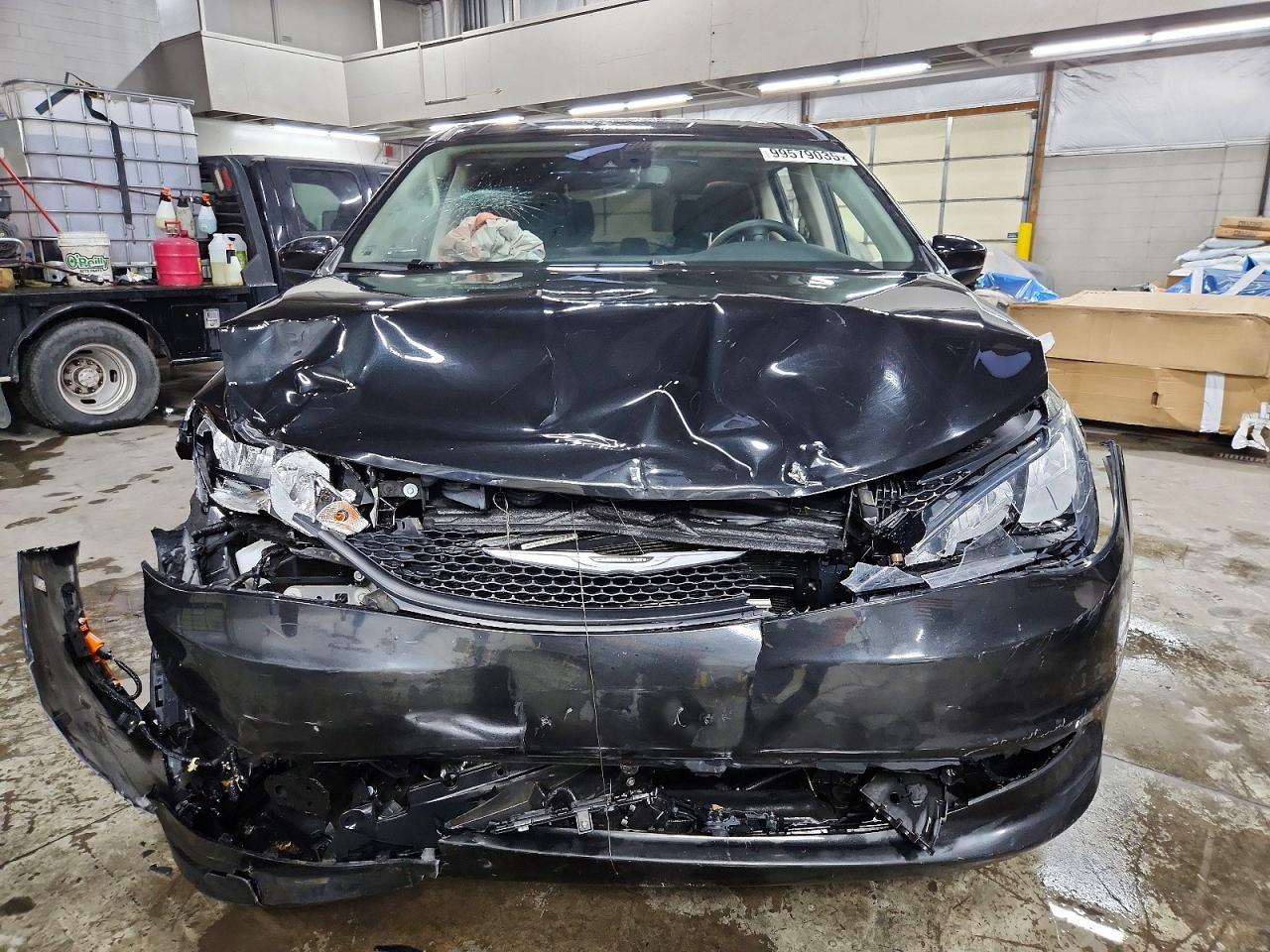 2023 Chrysler Voyager Lx - Image 5