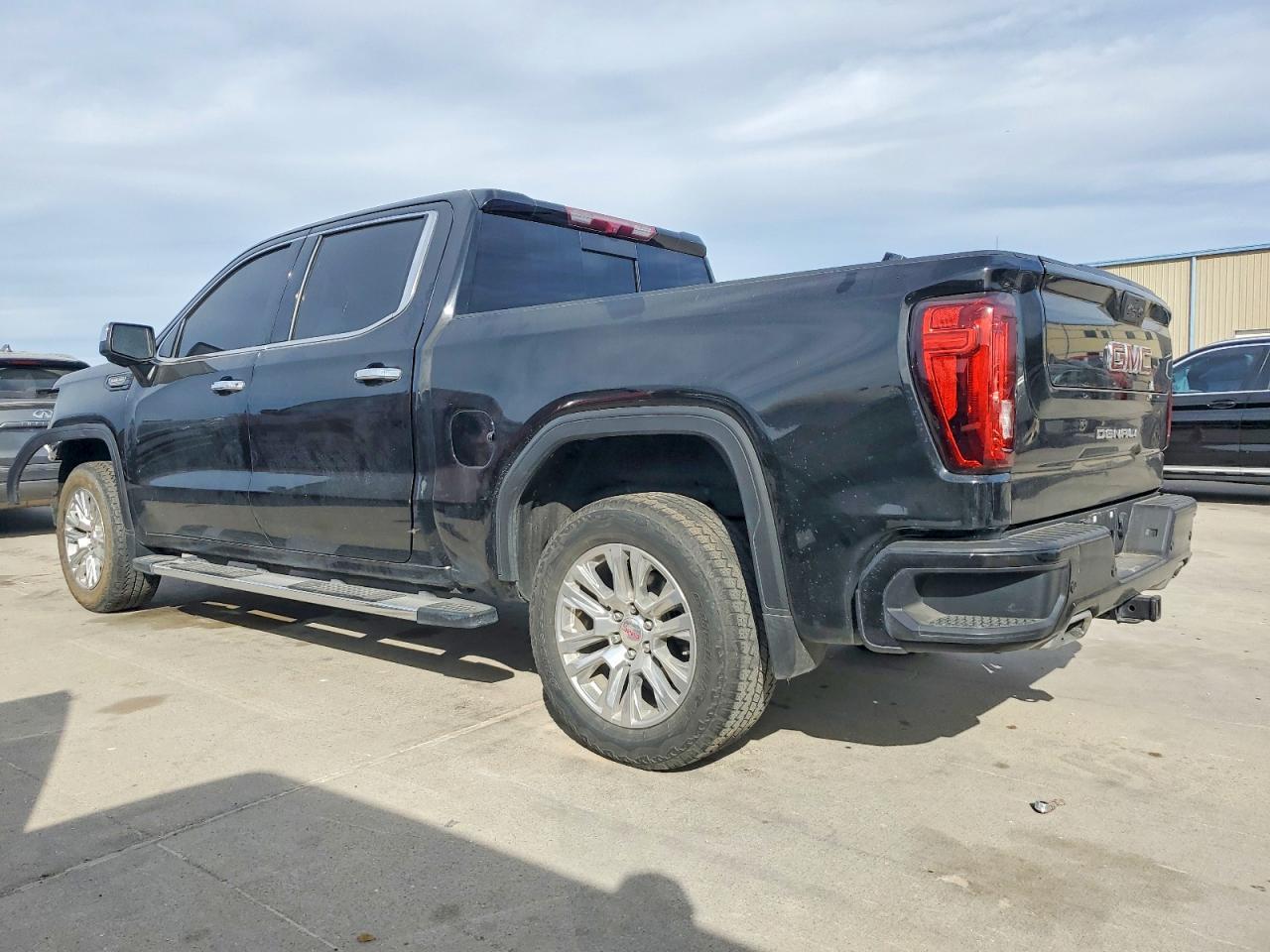 2022 GMC Sierra K1500 Denali - Фото 2