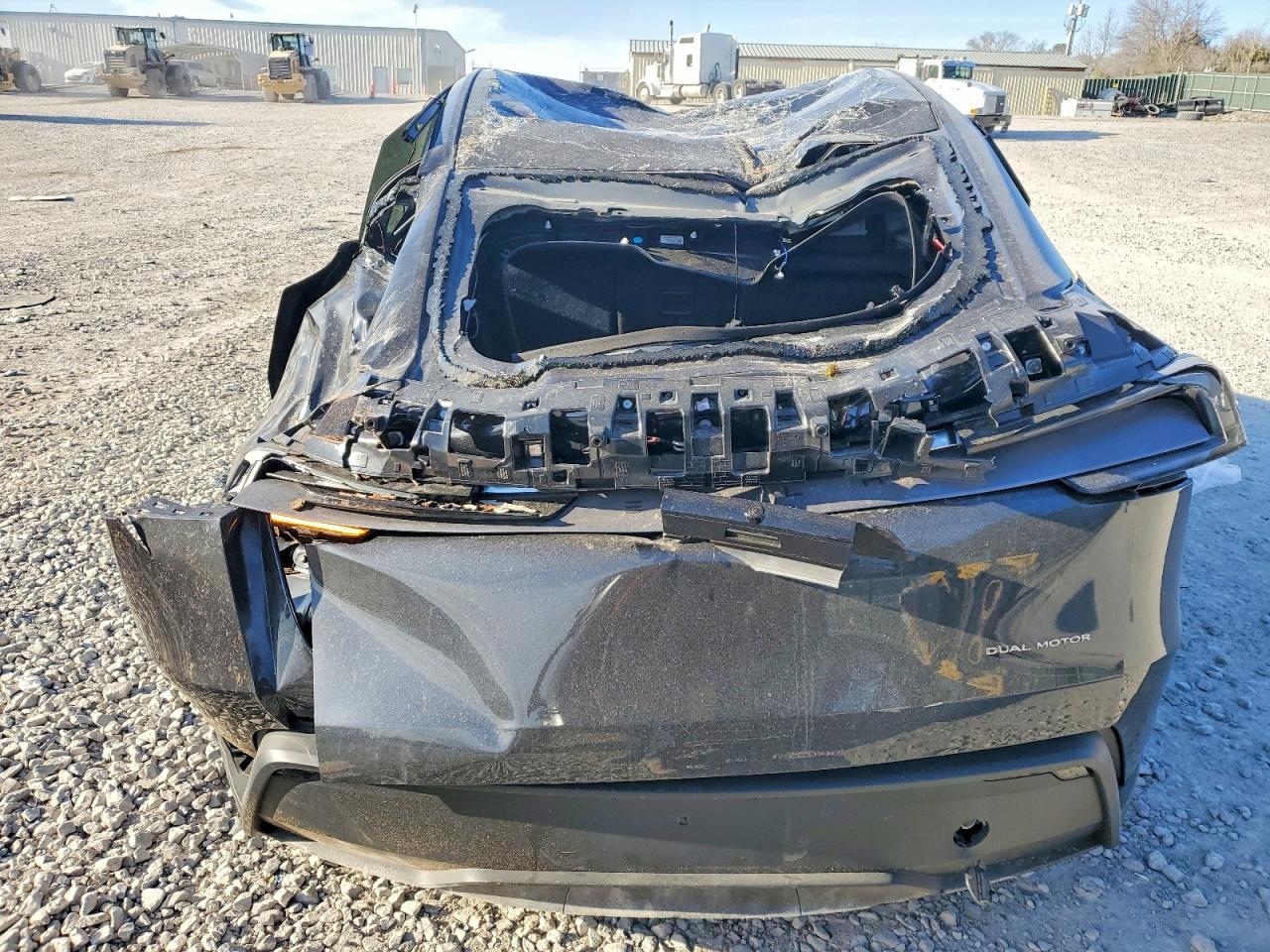 2026 Tesla Model Y - Фото 6