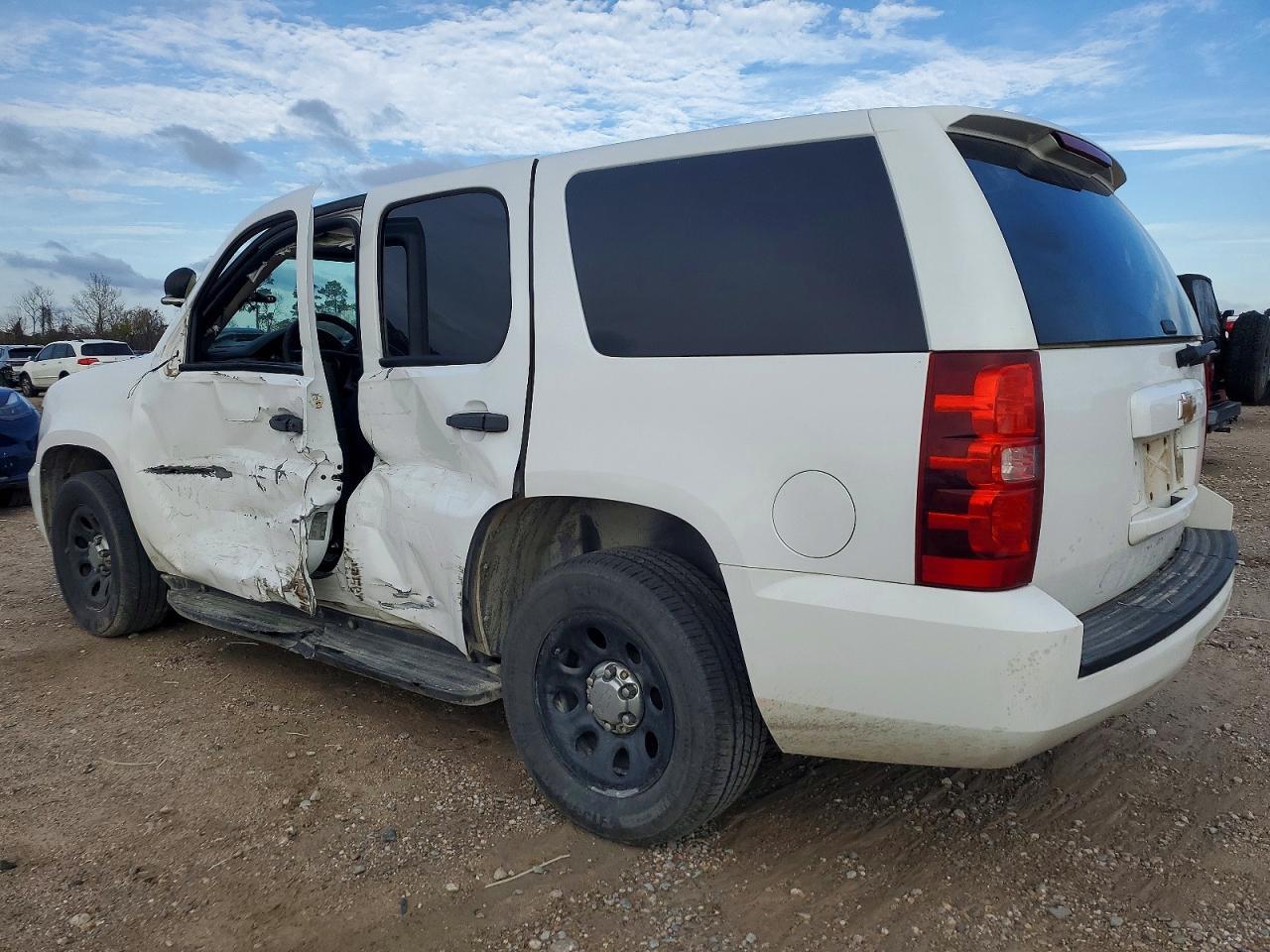 2012 Chevrolet Tahoe Police - Фото 2