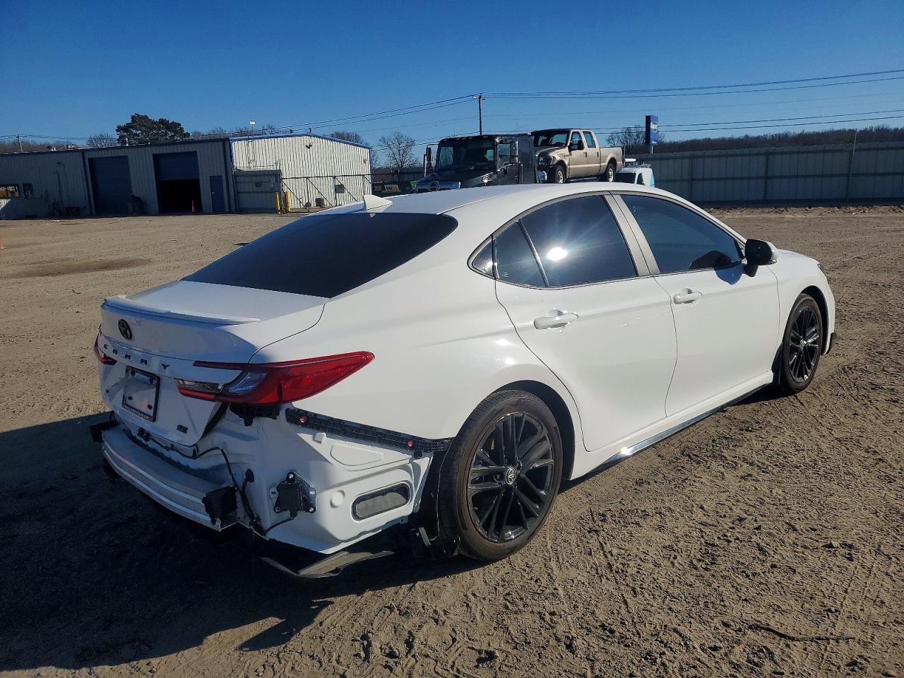 2025 Toyota Camry Se - Фото 3