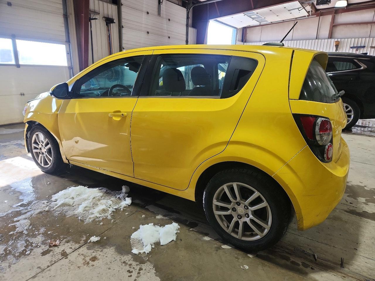 2016 Chevrolet Sonic Lt - Image 2