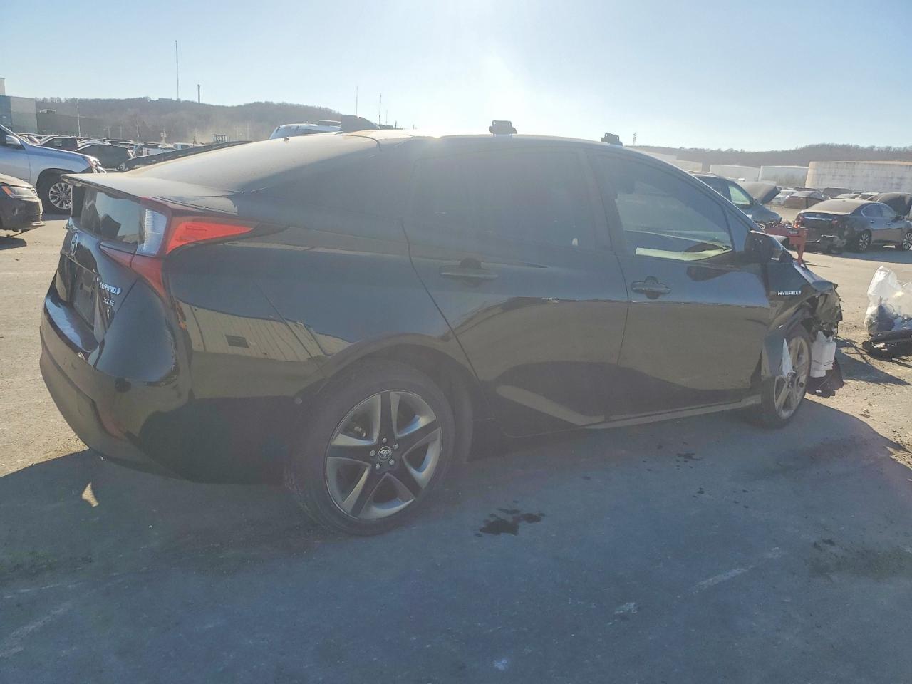 2022 Toyota Prius Night Shade - Фото 3