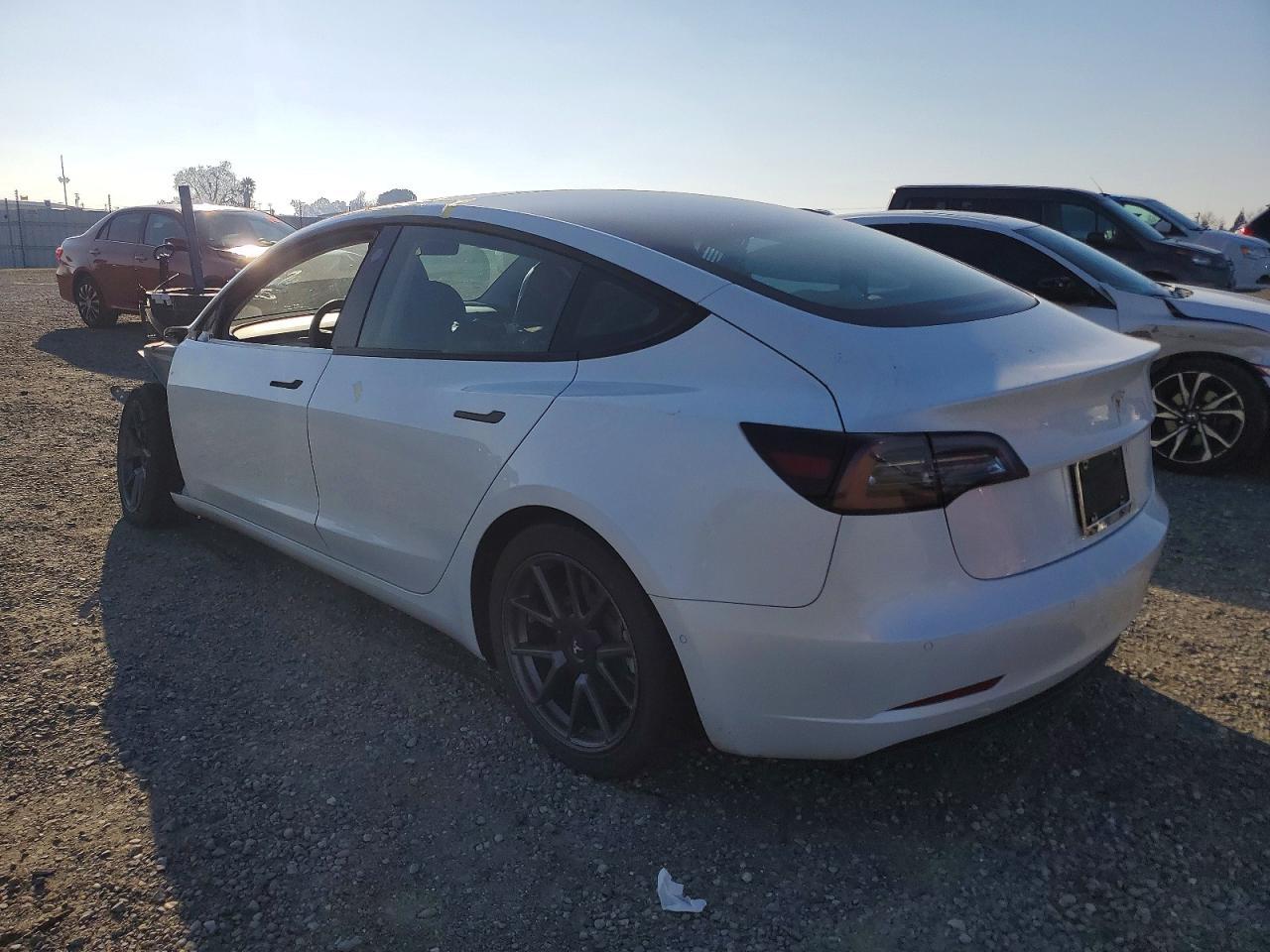 2021 Tesla Model 3 - Фото 2