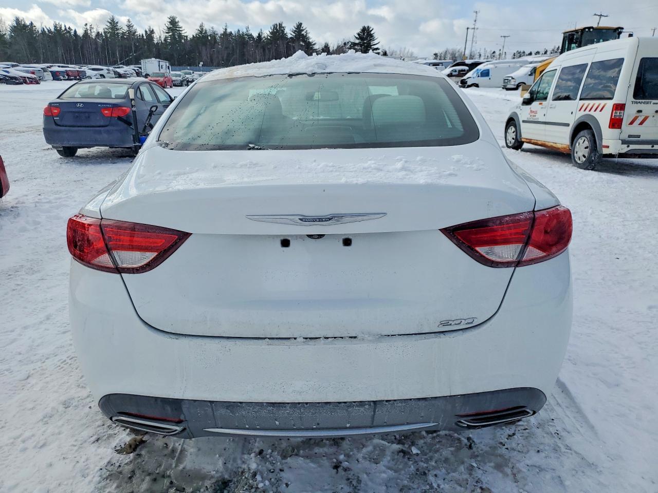 2015 Chrysler 200 Limited - Фото 6