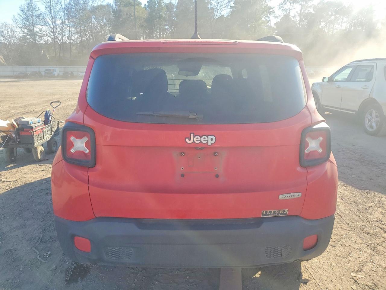 2017 Jeep Renegade Latitude - Image 6