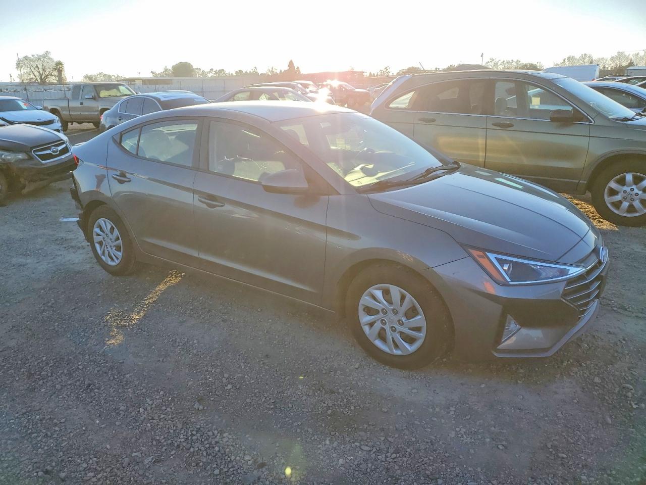 2020 Hyundai Elantra Se - Фото 4