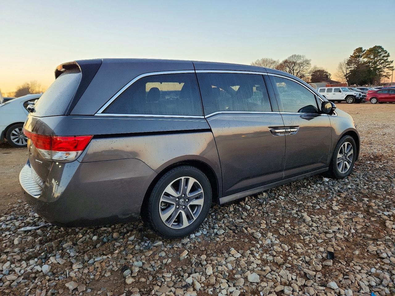 2016 Honda Odyssey Touring - Фото 3