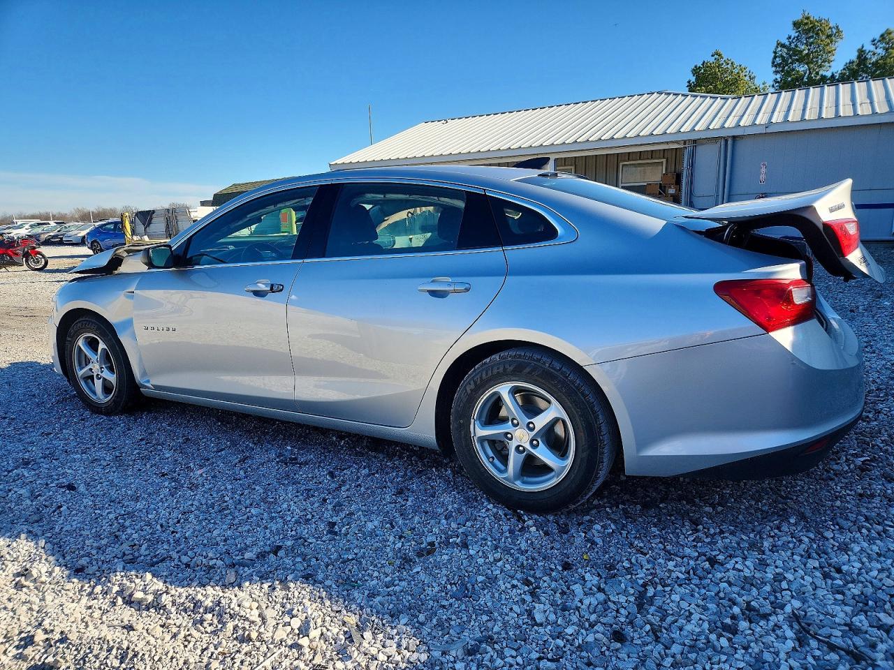 2017 Chevrolet Malibu Ls - Фото 2