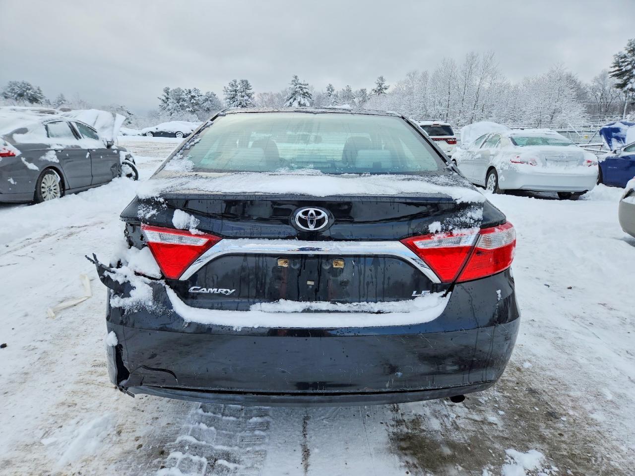 2016 Toyota Camry Le - Фото 6