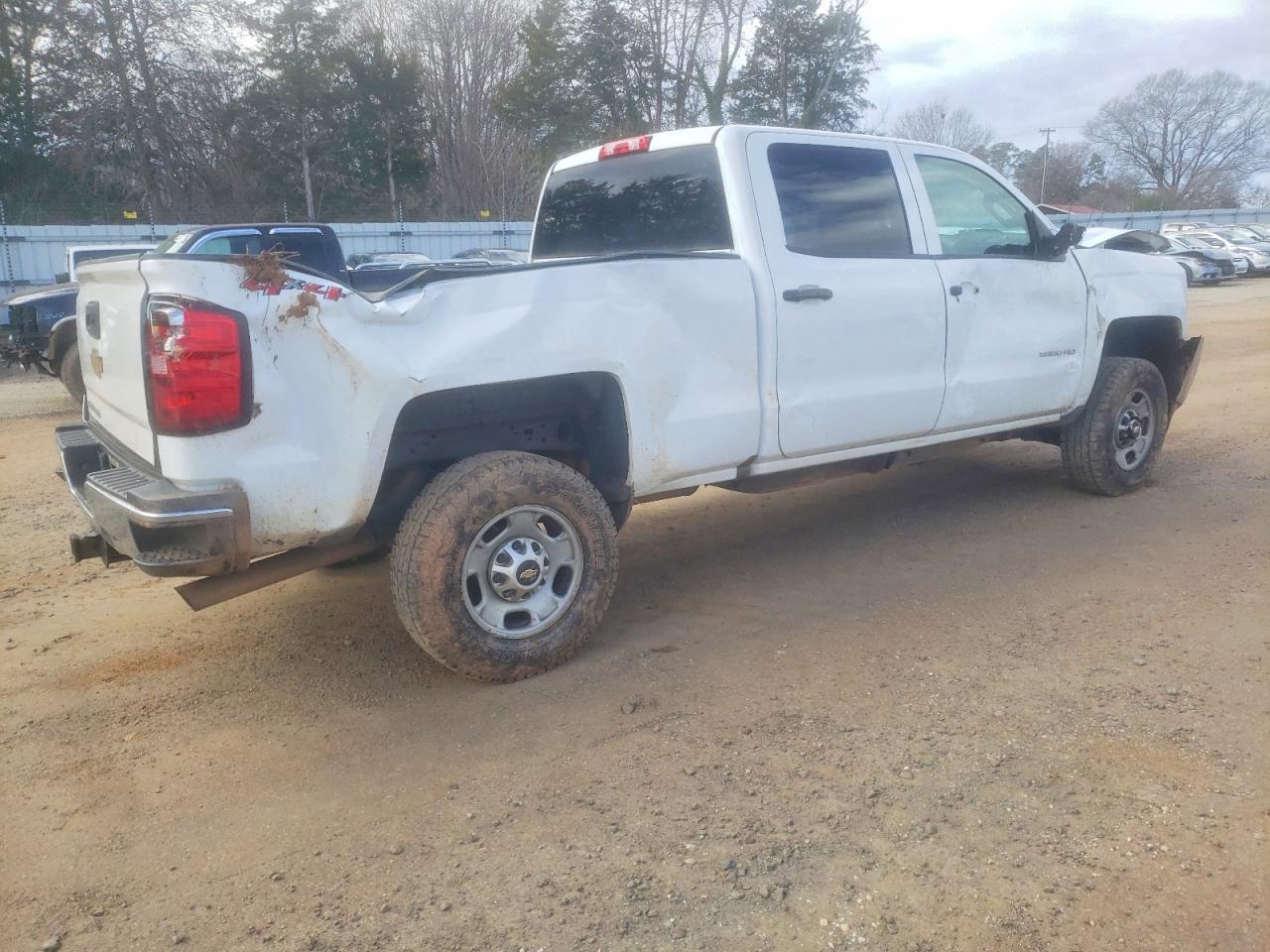 2019 Chevrolet Silverado K2500 Heavy Duty - Image 3