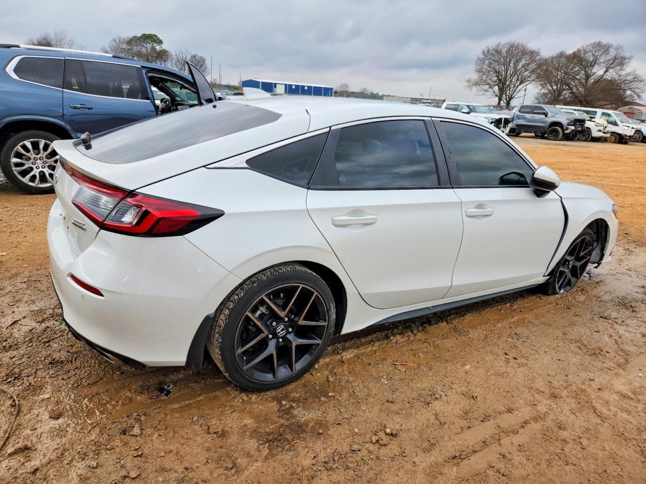 2023 Honda Civic Sport Touring - Image 3