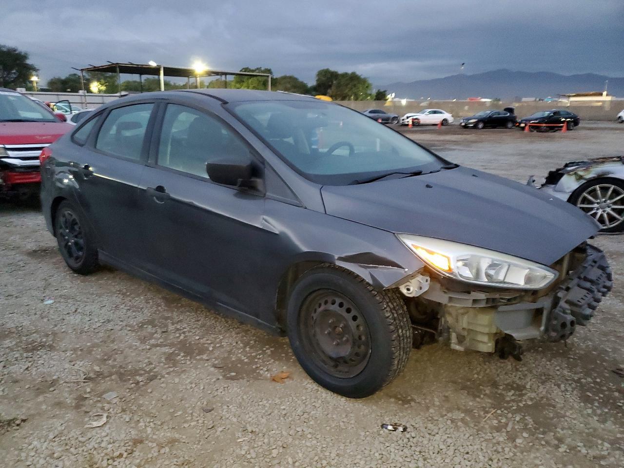 2016 Ford Focus S - Фото 4