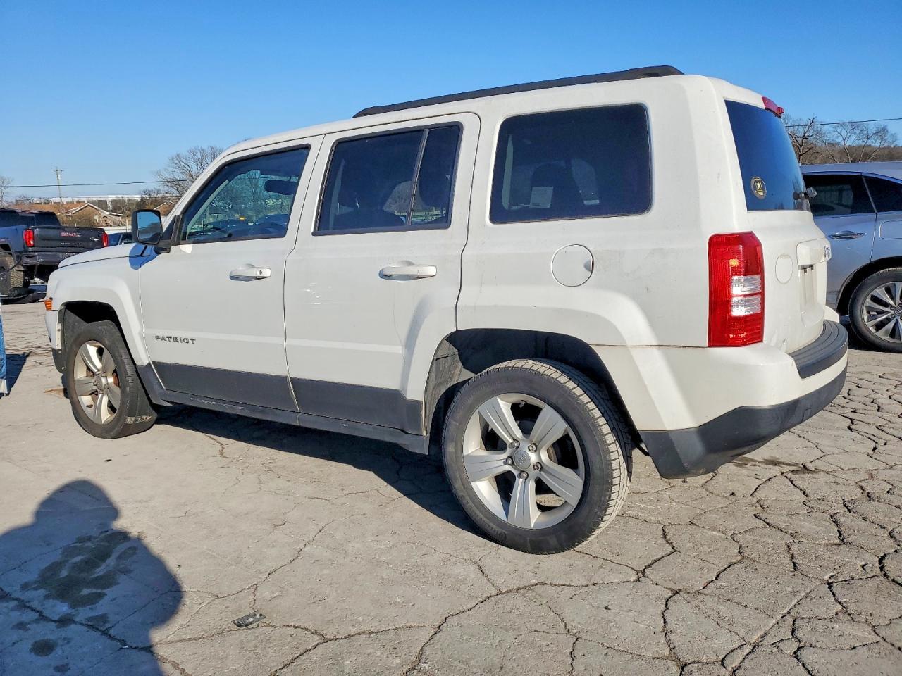 2016 Jeep Patriot Latitude - Фото 2