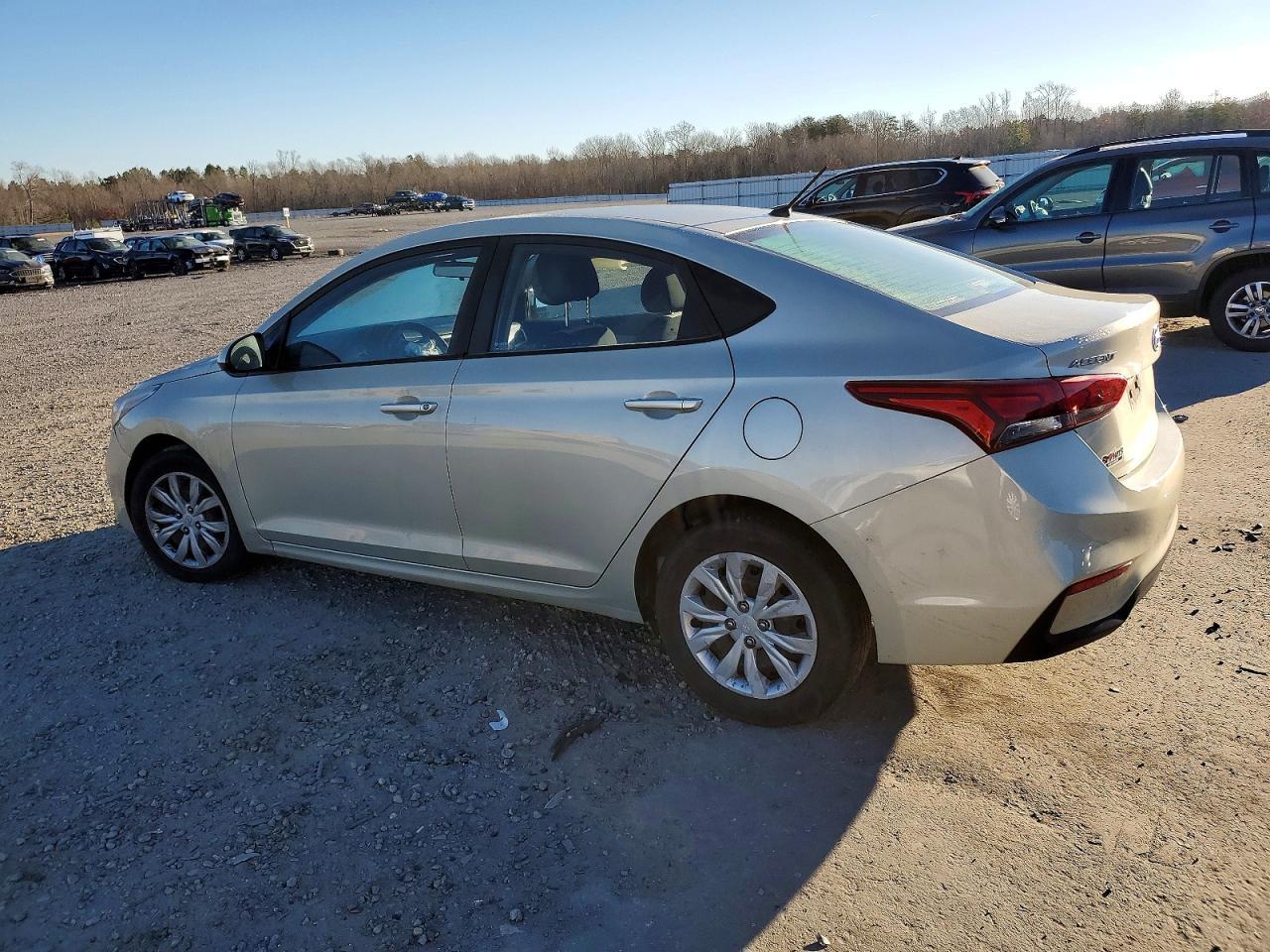 2019 Hyundai Accent Se - Фото 2