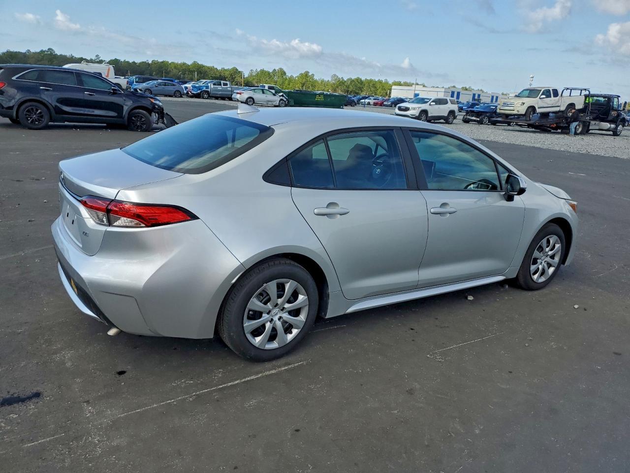 2025 Toyota Corolla Le - Фото 3