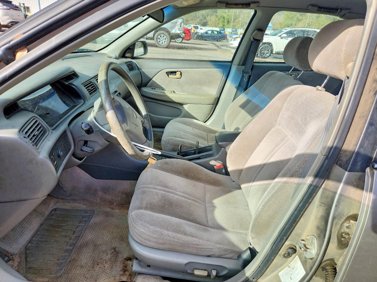 2000 Toyota Camry Le - Image 7