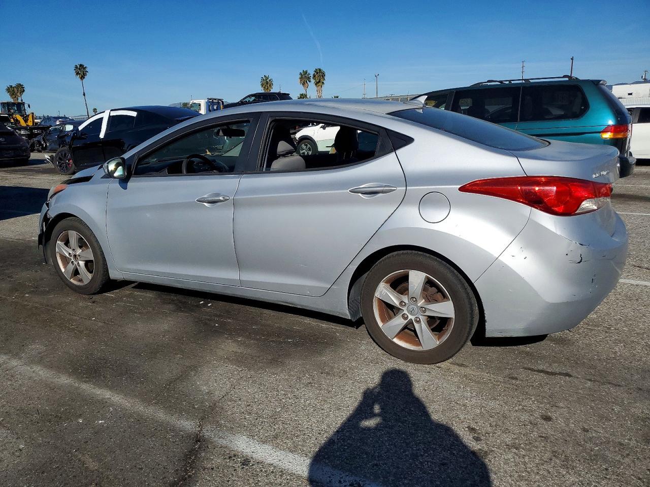 2013 Hyundai Elantra Gls - Фото 2