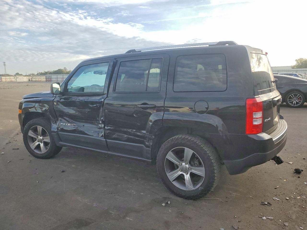 2017 Jeep Patriot Latitude - Фото 2