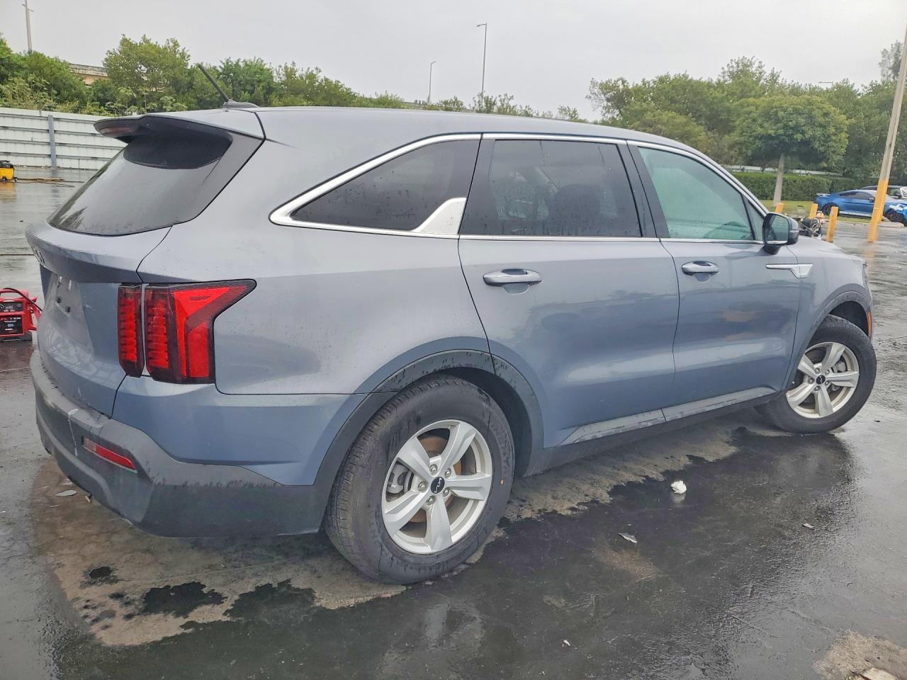 2023 Kia Sorento Lx - Фото 3