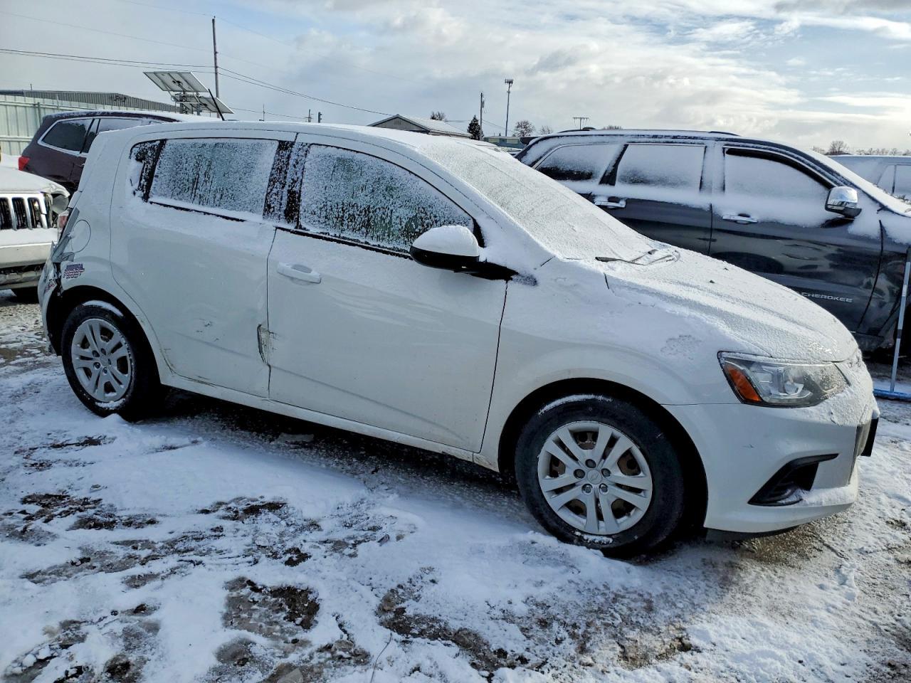 2017 Chevrolet Sonic - Image 4