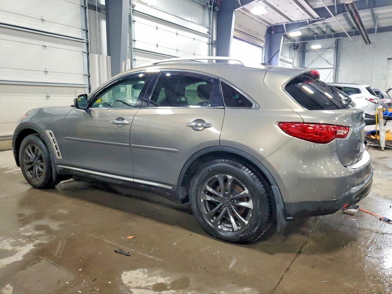 2010 Infiniti Fx35 - Image 2