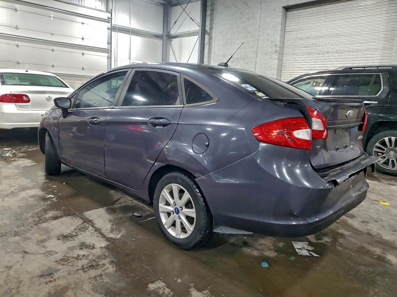 2012 Ford Fiesta Se - Фото 2