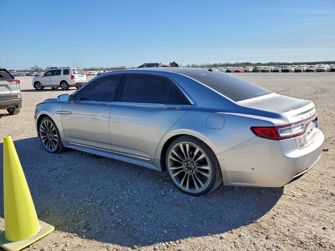 2017 Lincoln Continental Reserve - Image 2