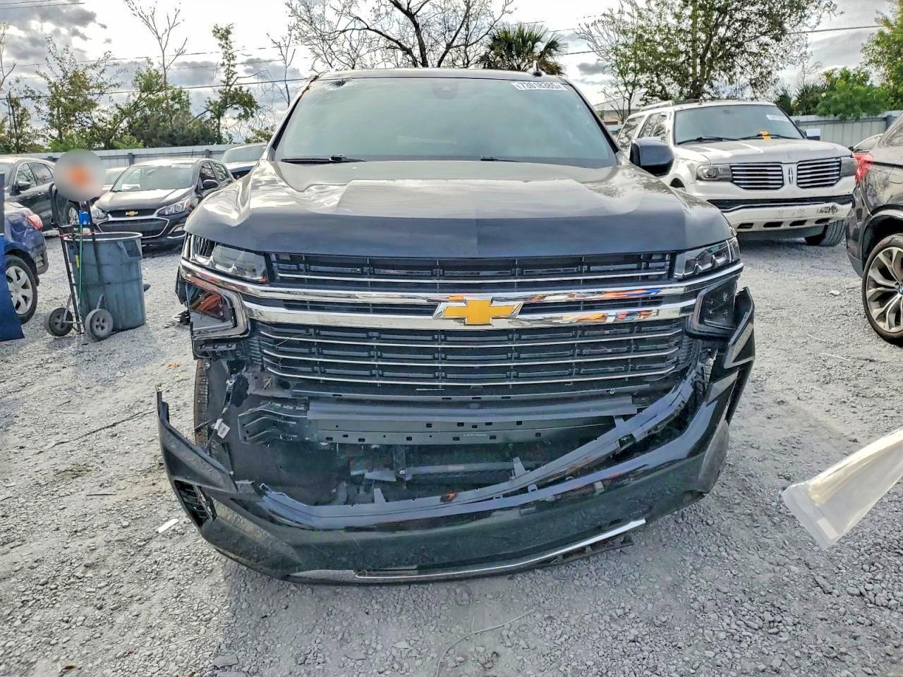 2022 Chevrolet Suburban C1500 Lt - Image 5