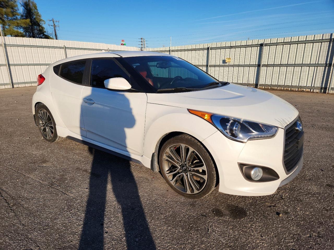2016 Hyundai Veloster Turbo - Image 4