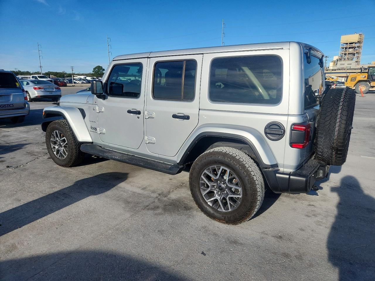 2024 Jeep Wrangler Sahara - Фото 2